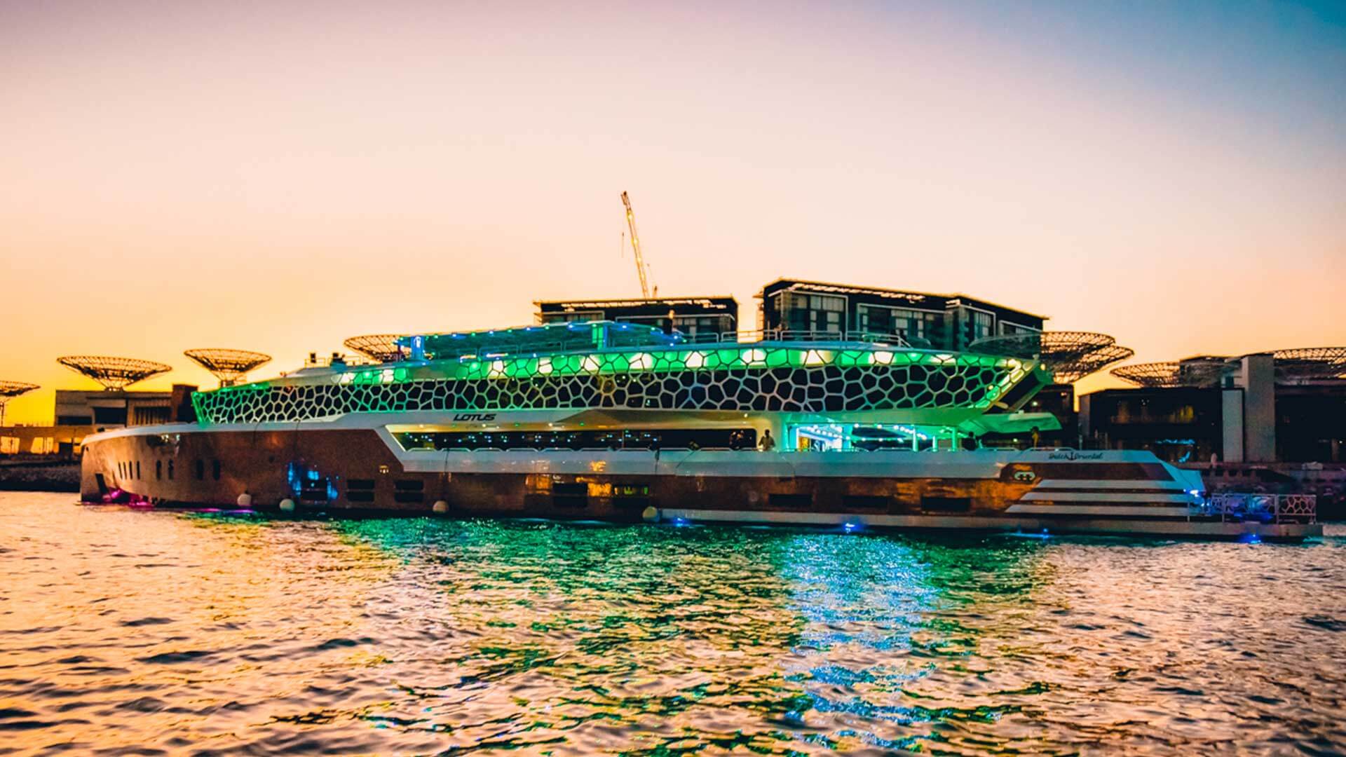 yacht dinner cruise dubai marina
